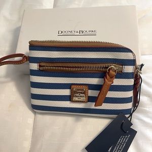 Authentic Dooney & Bourke continental wristlet